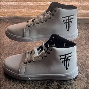Men's trendy symbol skate shoes